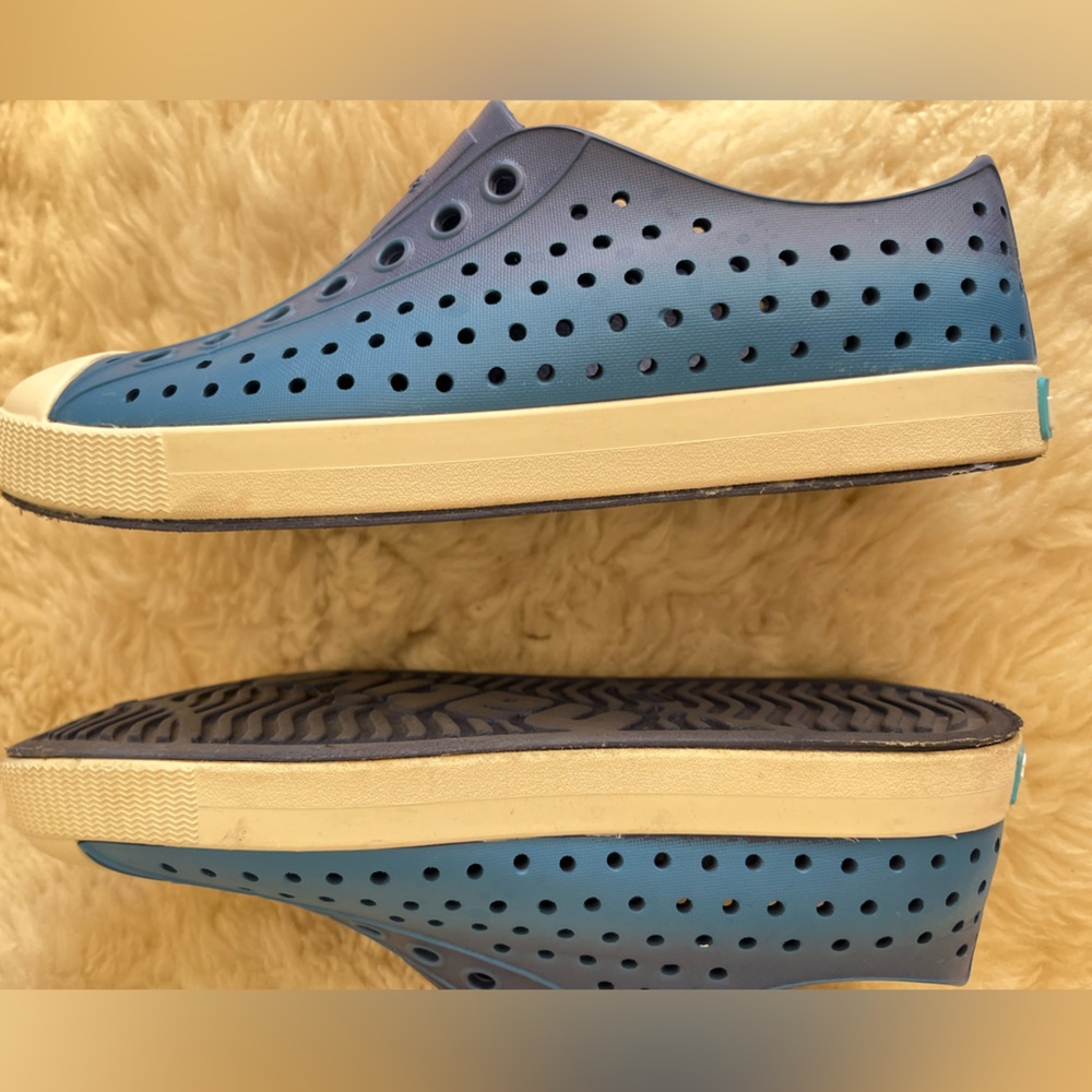 Native Blue Ombré Jefferson Kids Shoes Size 4 - Picture 4 of 5
